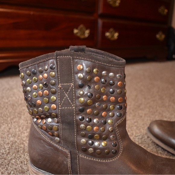 Brown Studded Leather Boots - Picture 7 of 7